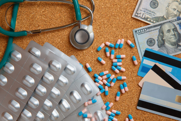 Senado rediscute aumento de impostos sobre medicamentos