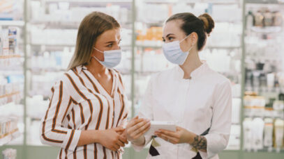 Máscara segue obrigatória em farmácias de São Paulo