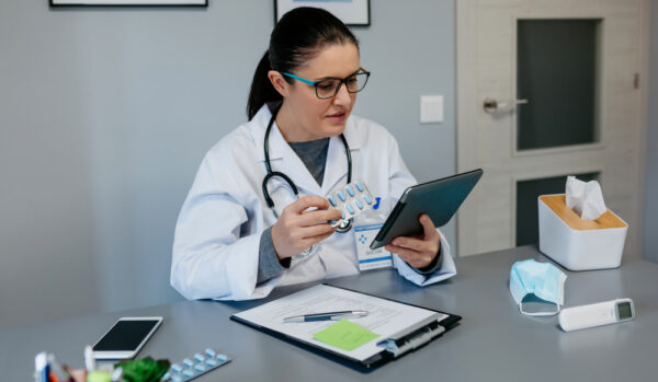 Bula digital de medicamentos é aprovada pelo Senado