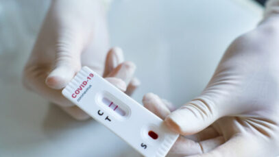 Índice de positivos da Covid-19 quase dobra