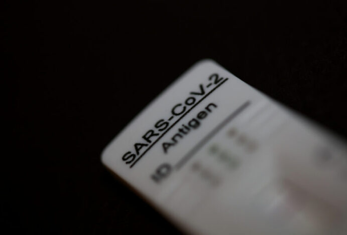 testes positivos da Covid