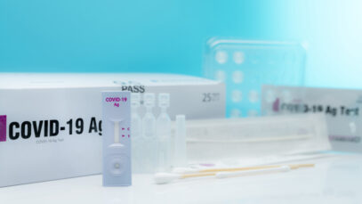 Venda de autoteste de Covid-19 cresce nas farmácias