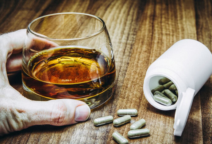 Misturar álcool com medicamentos: por que é perigoso?