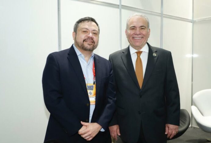 testes e vacinas em farmácias