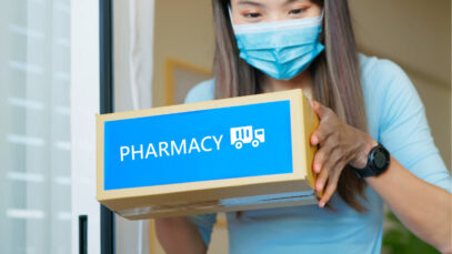 Walgreens fecha parcerias para entrega gratuita de medicamento