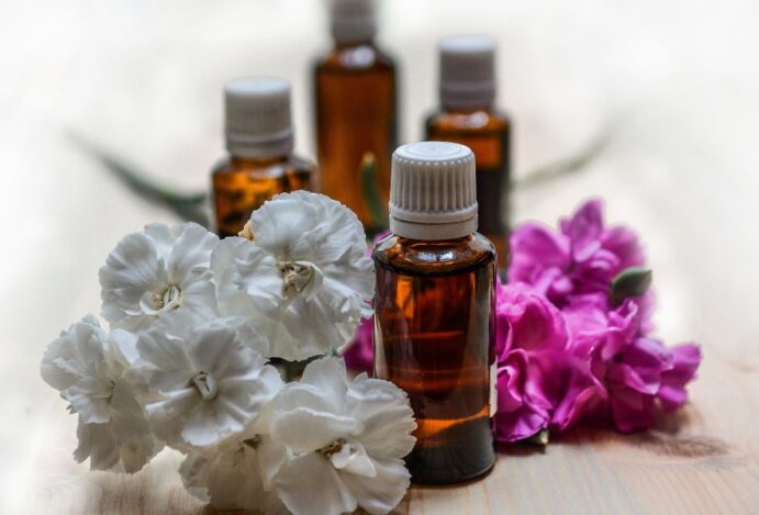 Imagem relacionada a: O que é aromaterapia e as funções e usos dos óleos essenciais