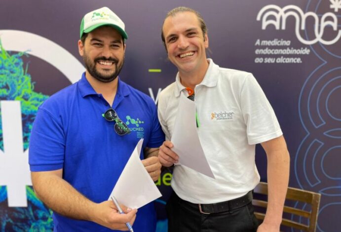 Imagem relacionada a: Pucmed e Belcher fecham parceria para produção de canabidiol