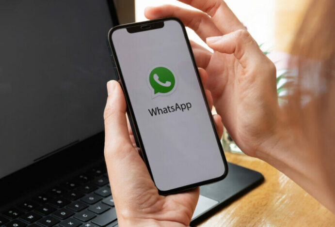 Vendas no WhatsApp dão novo impulso a farmácias regionais