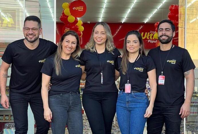 Gestora de farmácia comanda 20 lojas após superar boicote