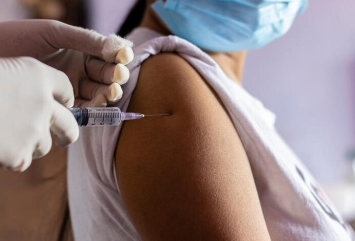 Farmacêutico em vacinação