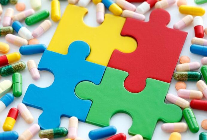 Saiba como orientar a interação medicamentosa com cannabis