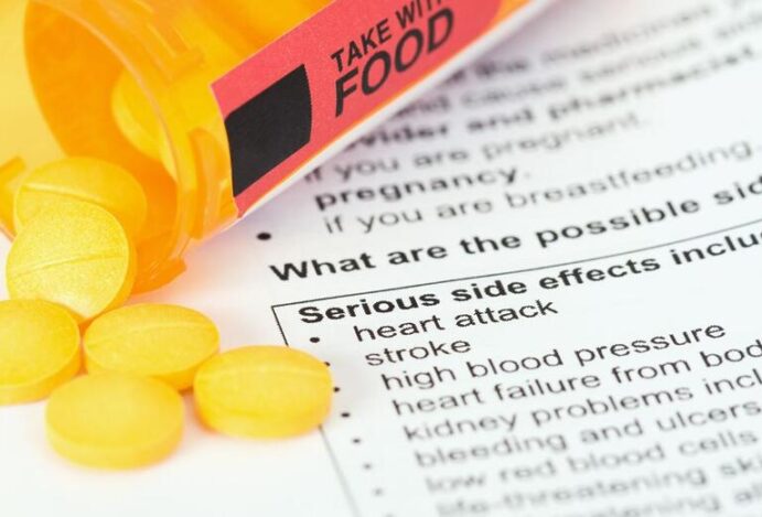 Conheça os riscos de interações medicamentosas com CBD