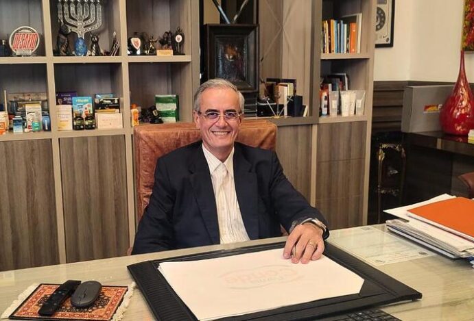 Rede de farmácias monta 1º laboratório em SP em três décadas