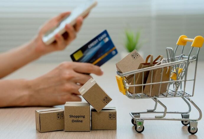 Compras online já são primeira opção de 48% dos brasileiros