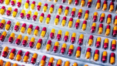 Indústria farmacêutica brasileira deve crescer 30% até 2027