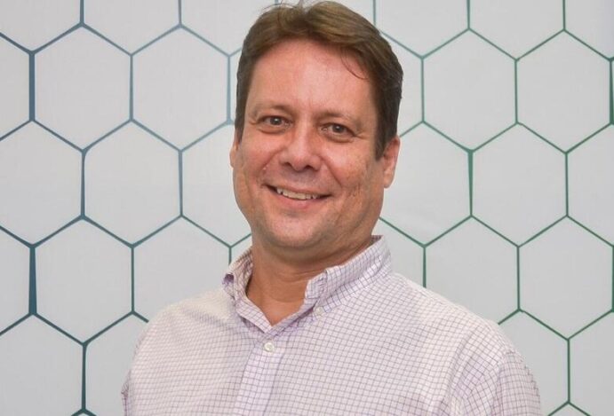 Domina Farma, Ricardo Melo