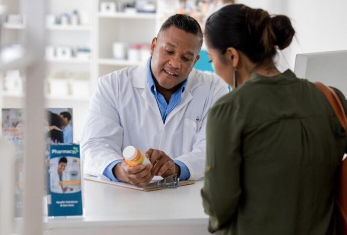 Pesquisa inédita avalia hábitos de consumo em farmácias