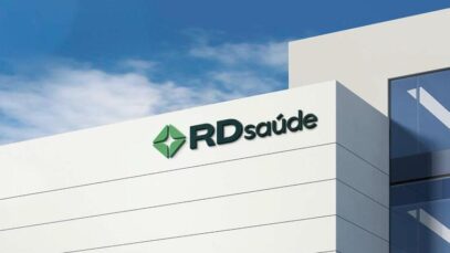 Rede de farmácias muda marca corporativa para RDsaúde