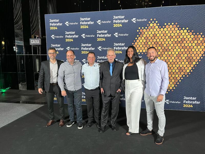 Como sempre, Tamascia recebeu cada convidado, com direito a um registro fotográfico