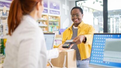 Estudo indica 5 farmácias por cada 10 mil habitantes no Brasil
