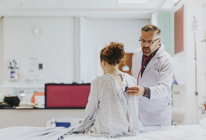 Imagem relacionada a: Sintomas, tratamento e prevenção da pneumonia