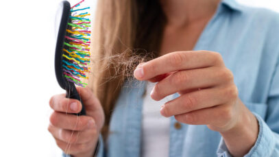 Até que ponto a queda de cabelo é normal?