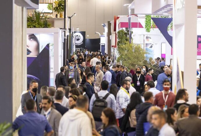 Área e expositores estrangeiros crescem na FCE Pharma