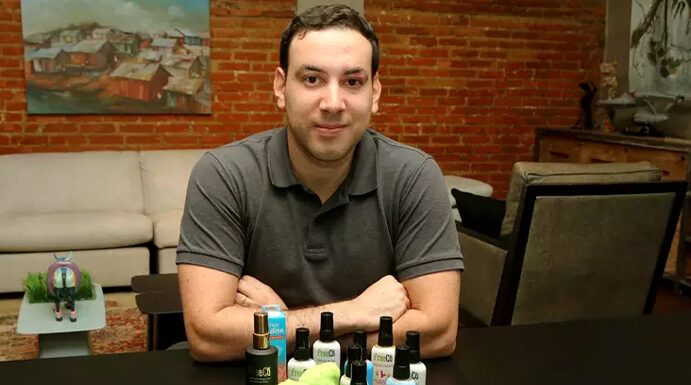 Imagem de homem em um escritório