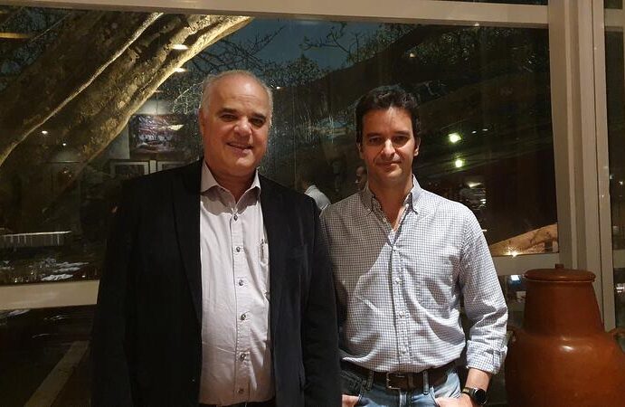 Nova parceria amplia uso de inteligência artificial nas farmácias