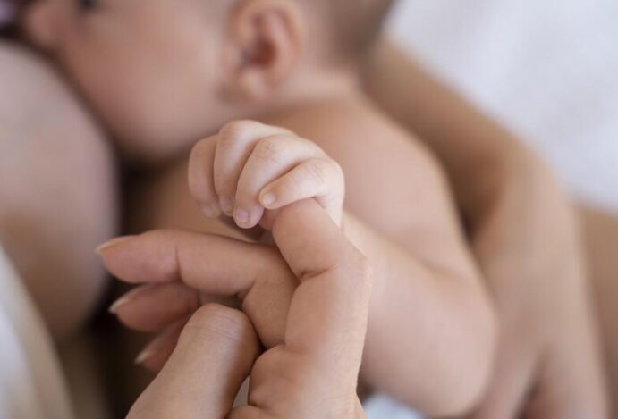 Imagem relacionada a: Como cuidar das rachaduras nos mamilos