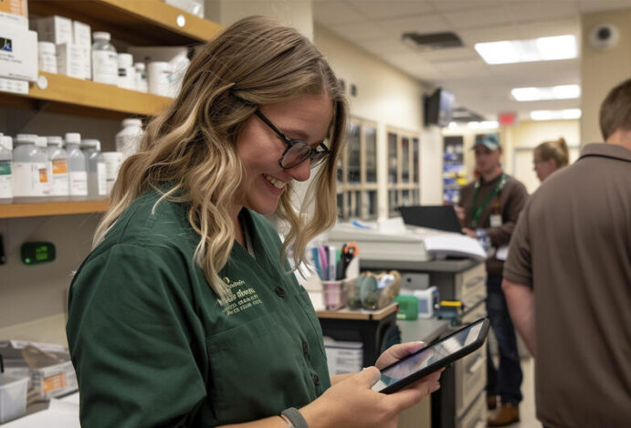 INTELIGÊNCIA ARTIFICIAL NA FARMÁCIA Inteligência artificial, farmácia, PDV