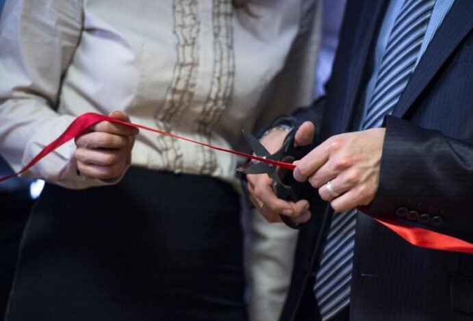 REDES DE FARMÁCIAS Lojas físicas, farmácias, expansão orgânica, varejo