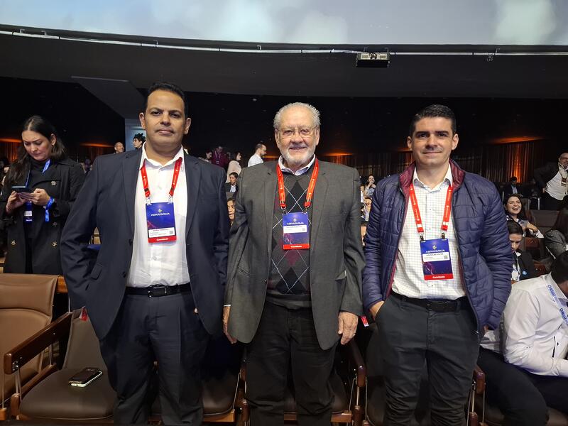 Adão Fonseca (Melhor Compra), Nilson Ribeiro e Douglas Silva (Abrafad) colocam o associativismo na área