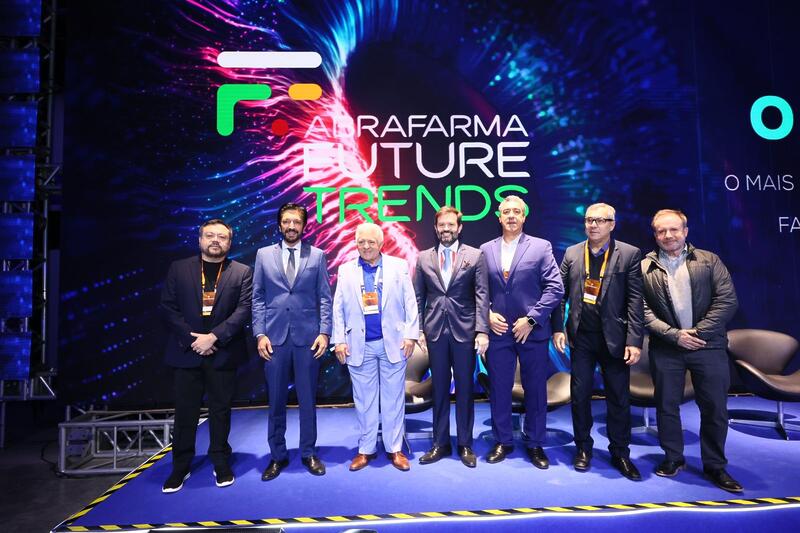 Conselho Diretivo da Abrafarma em integração com autoridades