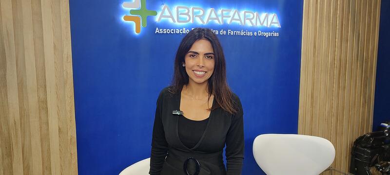 Juliana Lopes, da RD Saúde, prestigiou o estúdio dedicado a entrevistas com gestores do varejo e da indústria
