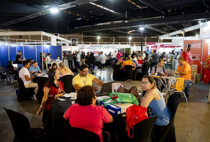 AUGEFARMA Feira de negócios, farmácias associativistas, central de compras
