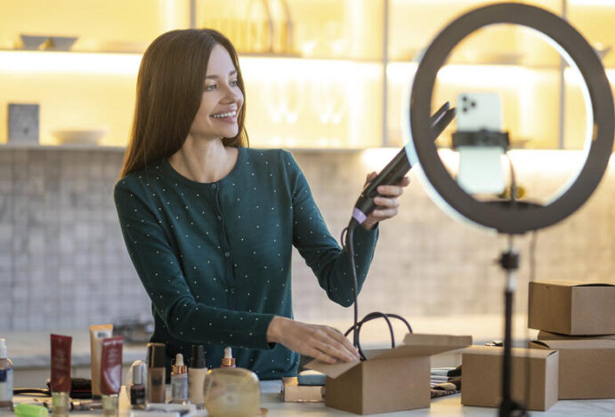 LIVE COMMERCE NA FARMÁCIA Marketing digital, orientação empresarial, farmácia