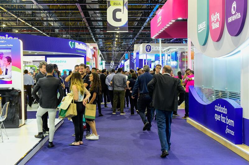 Corredores estavam disputados na área que reuniu 170 expositores