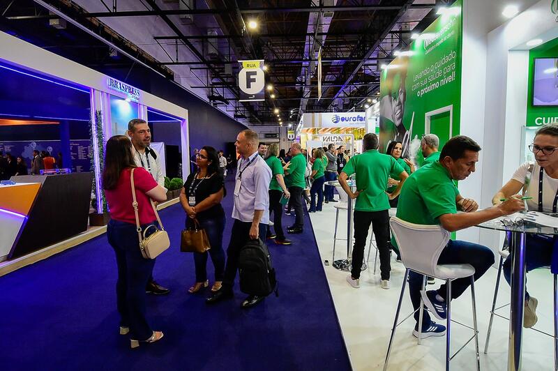 Evento representou um misto de networking com reuniões focadas em fechamento de novos contratos