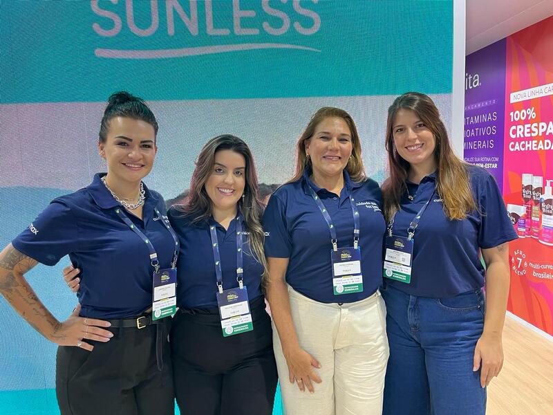 Larissa Galvão (trade marketing), Melissa Carvalho (eventos), Michele Rocha (executiva de vendas) e Bruna Luca (gerente de trade marketing), da Farmax